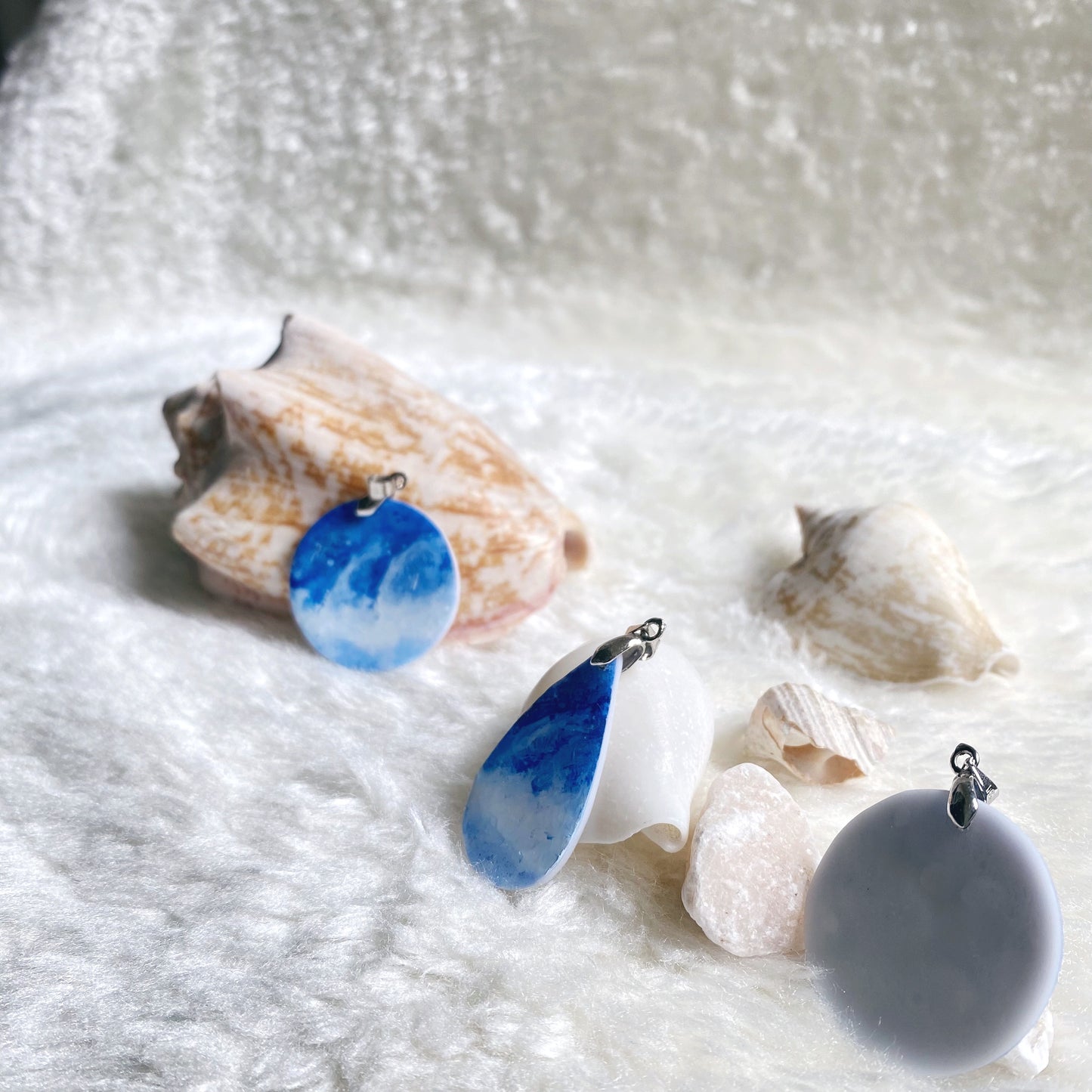 Be Still Round Pendant by Allesliebelola