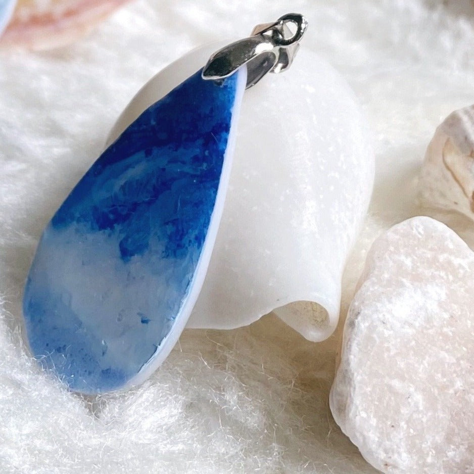 Be Still Teardrop Pendant by Allesliebelola